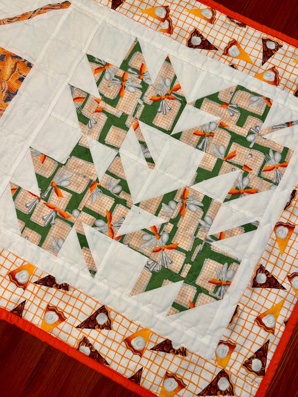 Thanksgiving Table Runner, Festive Fall Leaf Decor, Leaves, Quilted Home Decor, Fall Tablescape, Handmade Gift, Unique Housewarming Present